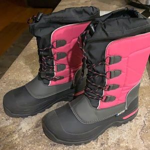 Baffin girl boots